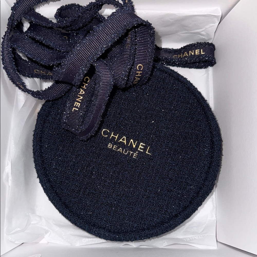 🔥NEW CHANEL Round Makeup Bag w/CHANEL Ribbon & original box - Picture 1 of 9